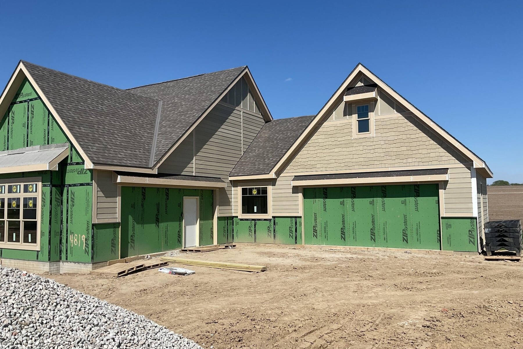 Luxury Residential Siding work example by AEC Construction